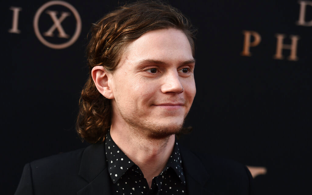 Evan Peters Potentially Being Considered for Ace Ventura 3