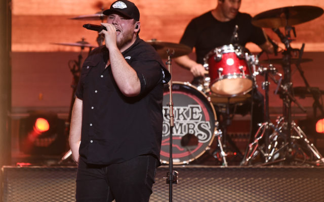Luke Combs Reveals Dates For ‘What You See Is What You Get’ 2021 Tour