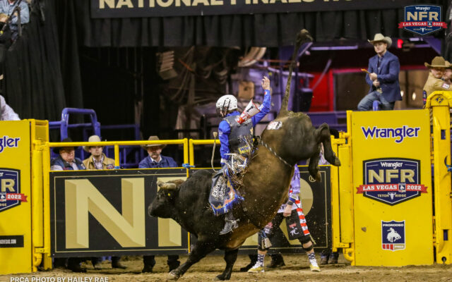 Stetson Wright caps epic season with all-around, bull riding titles at Wrangler NFR